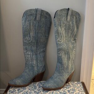 NEW Sugar Denim Blue, Western Boots 
with eye catching embellishments. SIZE 7.5